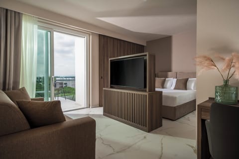 Deluxe Room with Pine Forest View | In-room safe, free WiFi