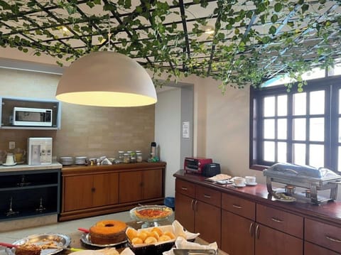 Free daily self-serve breakfast