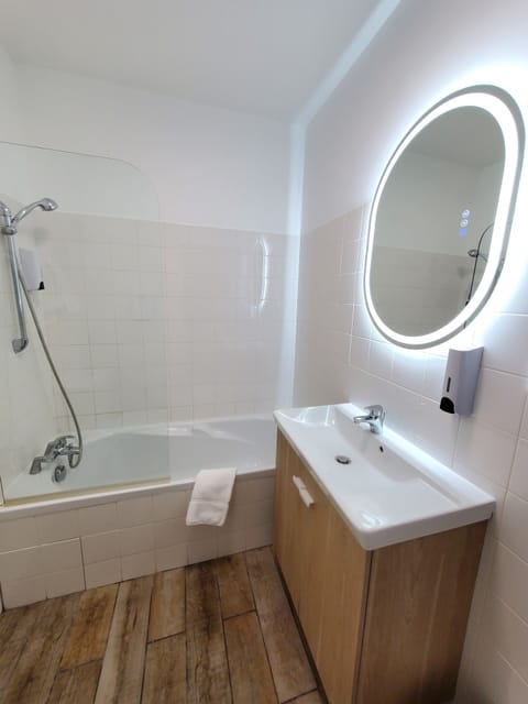 Family Room | Bathroom | Towels