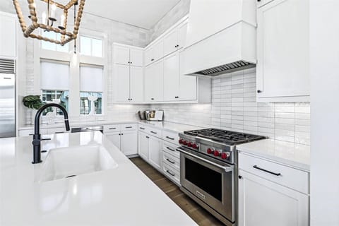 House (5 Bedrooms) | Interior