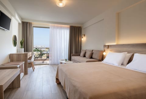 Laptop workspace, soundproofing, free WiFi, bed sheets