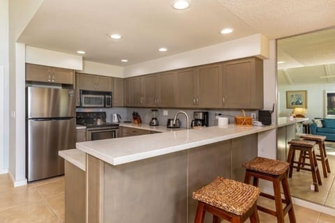 Condo, 2 Bedrooms | Private kitchen