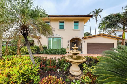 House (5 Bedrooms) | Interior