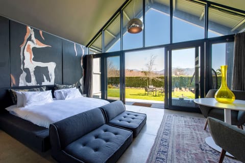 Design Double Room, Patio, Mountain View | Hypo-allergenic bedding, minibar, iron/ironing board, free WiFi