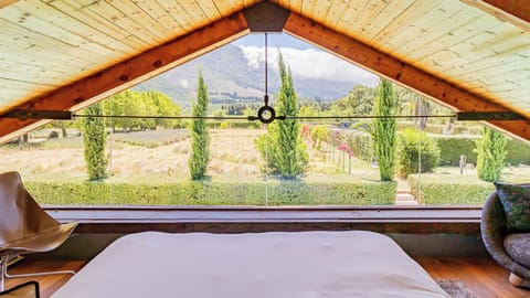 Exclusive Cottage | Hypo-allergenic bedding, minibar, iron/ironing board, free WiFi