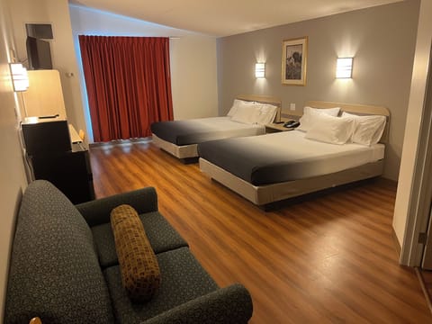 Studio Suite, Multiple Beds, Non Smoking (2 Queen Bed) | Desk, free WiFi, bed sheets