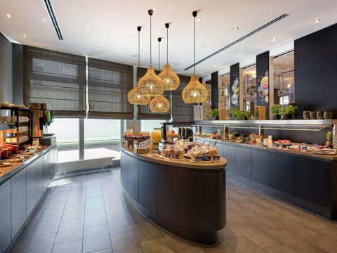 Buffet breakfast for a fee on weekends