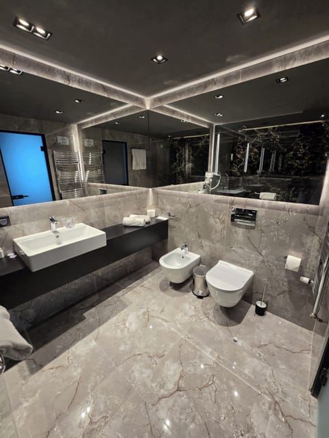 Superior Double Room | Bathroom | Hair dryer, slippers