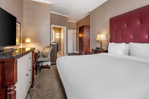 In-room safe, desk, laptop workspace, iron/ironing board