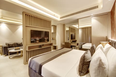 Standard Double Room, 1 Bedroom, Non Smoking, City View | In-room safe, laptop workspace, soundproofing, iron/ironing board