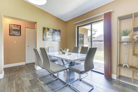 House (5 Bedrooms) | Interior