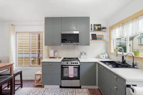 Deluxe Apartment, 2 Bedrooms, Private Bathroom, Beachside | Private kitchen | Full-size fridge, microwave, oven, stovetop