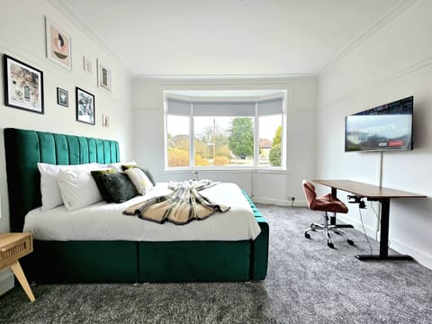 Comfort House, Multiple Beds, Non Smoking, Garden View | 3 bedrooms, desk, iron/ironing board, free WiFi