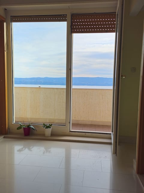 House (Three Bedroom Holiday Home) | Interior