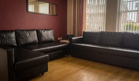 House | 5 bedrooms, iron/ironing board