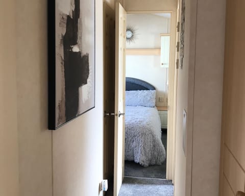 Cabin | 2 bedrooms, iron/ironing board, free WiFi, bed sheets