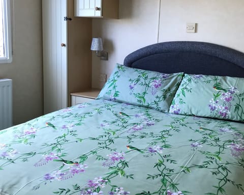 Cabin | 2 bedrooms, iron/ironing board, free WiFi, bed sheets