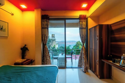 Premium Double Room | Individually furnished