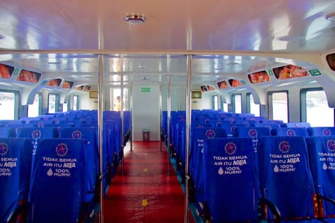 Exclusive Cabin | Living area