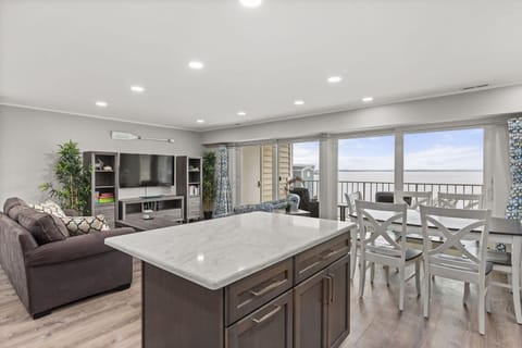 Condo, 2 Bedrooms | View from property