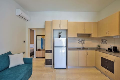 Apartment with balcony | Blackout drapes, iron/ironing board, free WiFi, bed sheets