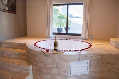 Deluxe Room | Egyptian cotton sheets, premium bedding, down comforters