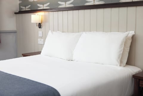 Double Room | Desk, laptop workspace, blackout drapes, iron/ironing board