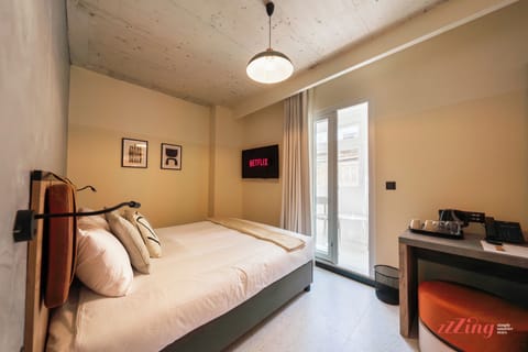 Egyptian cotton sheets, premium bedding, in-room safe, desk