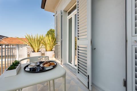 Suite, Garden View | Terrace/patio