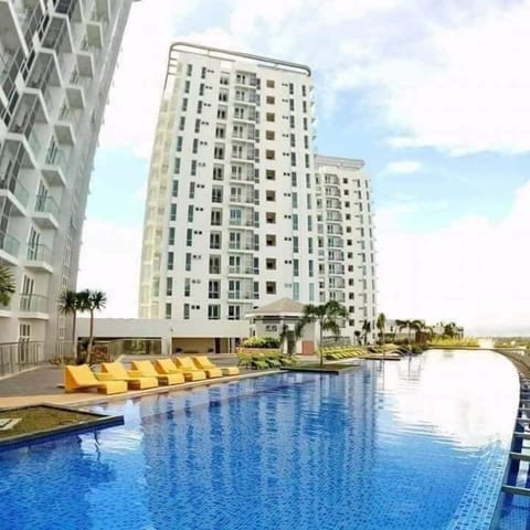 4 outdoor pools