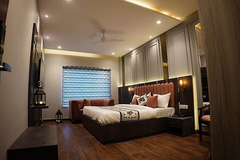 Superior Room | Premium bedding, in-room safe, individually furnished, desk