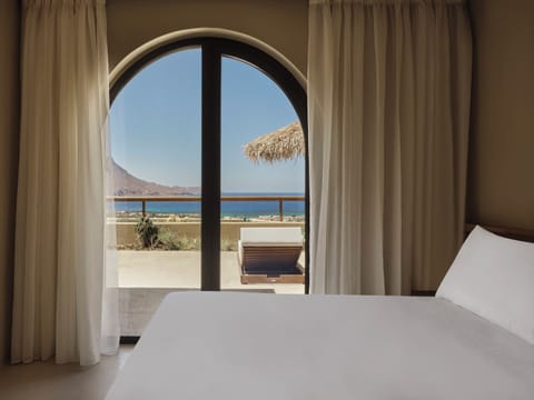 Signature Villa, 3 Bedrooms | Egyptian cotton sheets, premium bedding, pillowtop beds, in-room safe