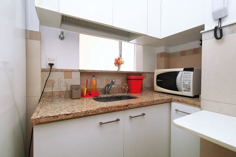 Basic Apartment | Private kitchen