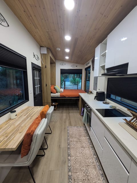 Comfort Suite | 1 bedroom, individually decorated, individually furnished