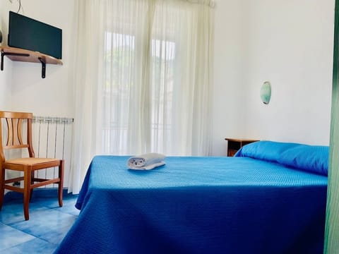 Soundproofing, free WiFi, bed sheets