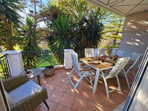 House, 4 Bedrooms, Smoking, Private Pool | Outdoor dining