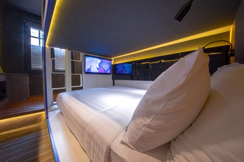Family Capsule 2 Pax | Minibar, in-room safe, soundproofing, WiFi (free)