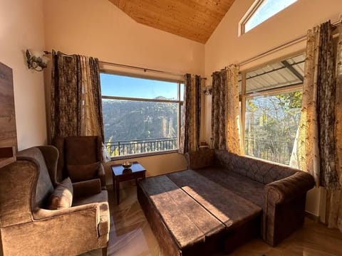Family Double Room | Hypo-allergenic bedding, Select Comfort beds, individually decorated