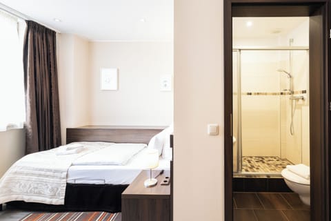 Standard Single Room, 1 Single Bed, Courtyard Area | Premium bedding, desk, laptop workspace, blackout drapes