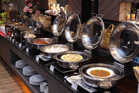 Daily buffet breakfast for a fee