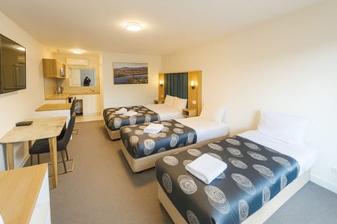 Family Room | Soundproofing, free WiFi, bed sheets