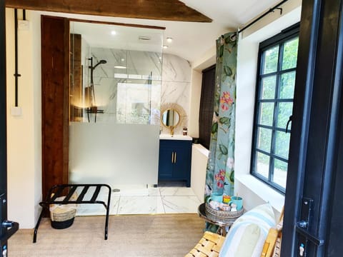 Standard Double Room, Accessible, Ensuite | Bathroom