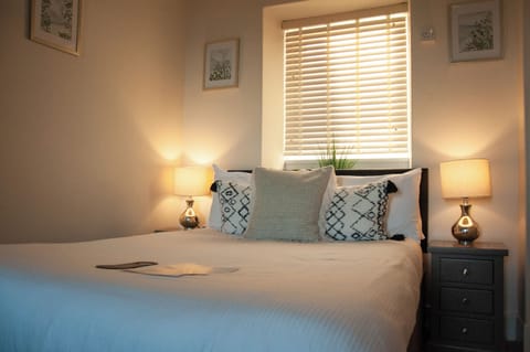 Single Room, Ensuite | Iron/ironing board, free WiFi, bed sheets, wheelchair access