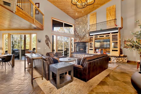 House, Multiple Beds, Hot Tub, Mountain View (1884) | Living area | Fireplace