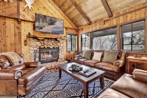 Cabin, Multiple Beds, Hot Tub, Mountain View (2462) | Living area | Fireplace