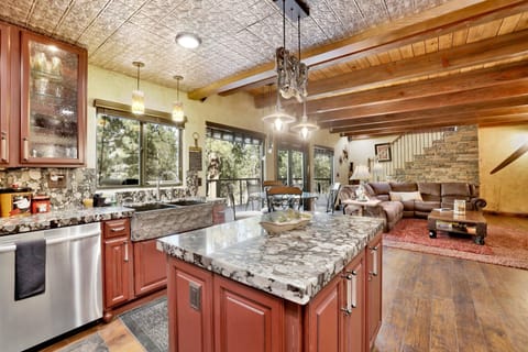 House, Multiple Beds, Patio, Mountain View (1531) | Private kitchen | Coffee/tea maker