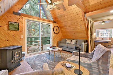 Cabin, 1 Queen Bed with Sofa bed, Patio, Mountain View (2375) | Living area