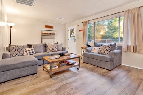Cabin, Multiple Beds, Patio, Mountain View (2277) | Living area | Fireplace