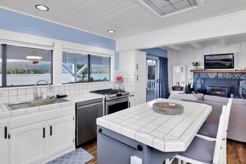 Cabin, Multiple Beds, Patio, Mountain View (2173) | Private kitchen | Coffee/tea maker