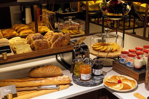Daily buffet breakfast for a fee